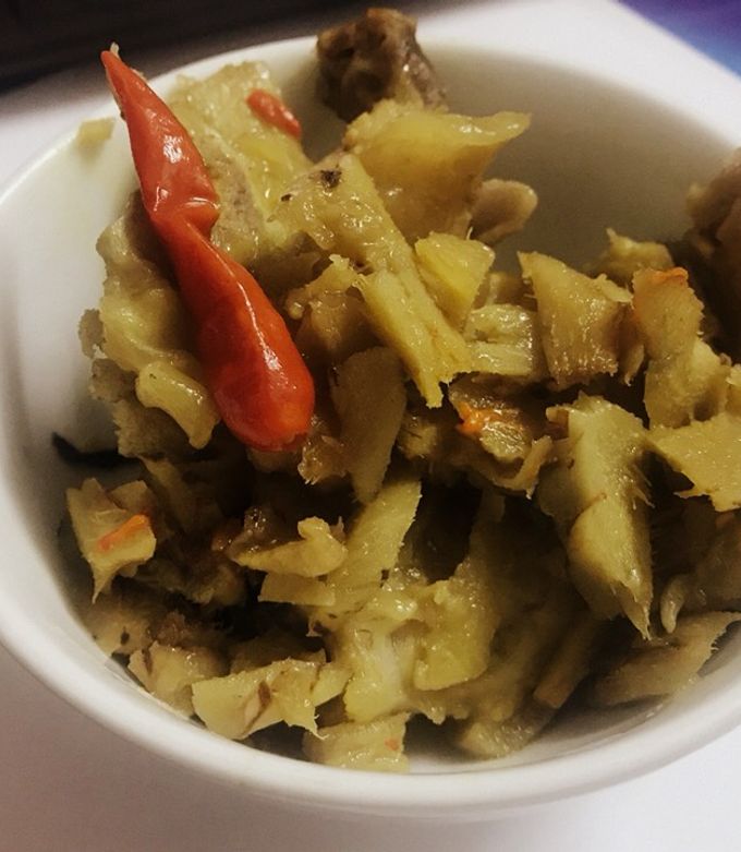Hình của món Chân giò kho riềng.