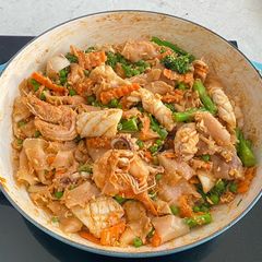 A picture of Stir Fried Noodles with Seafood.