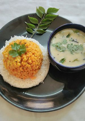 A picture of Sukhi Moong dal and kadhi (Gujarati).