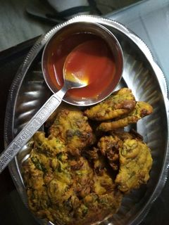 पालक पकोड़ा (Palak pakoda recipe in hindi) रेसिपी मुख्य फोटो