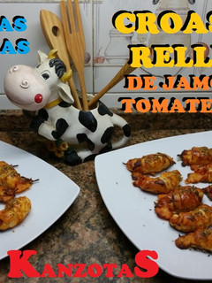 Una foto de Cruasanes rellenos de jamón york tomate y queso. (Riquísimos)