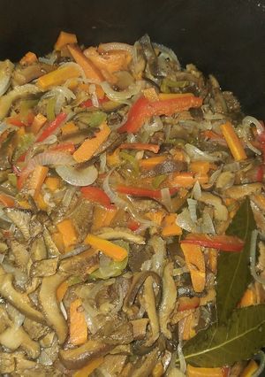 Una foto de Hongos de pino al escabeche
