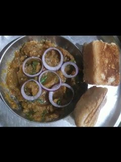 पाव भाजी(pav bhaji recipe in hindi) रेसिपी मुख्य फोटो