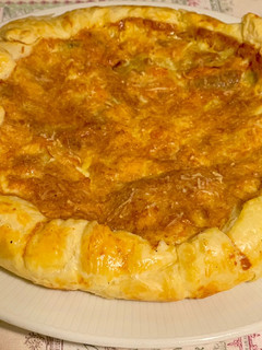Una foto de Quiche de verduras y salmón