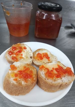 Una foto de Mermelada de pimentón rojo