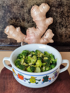 Una foto de Brócoli 🥦 al jengibre fresco 🫚