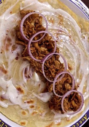 A picture of Chicken roll paratha.