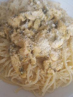 Una foto de Pollo a la mostaza con fideos, fácil, rápido, económico y rico!!