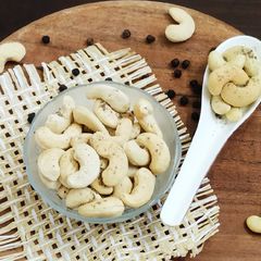 A picture of Salt And Pepper Roasted Cashew Nuts.