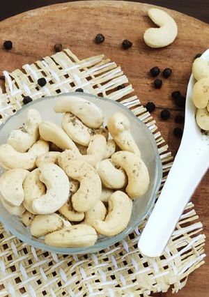 A picture of Salt And Pepper Roasted Cashew Nuts.
