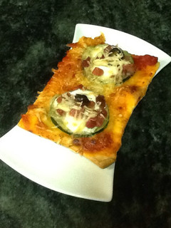 Una foto de Mini pizzas de calabacín, jamón y queso Philadelphia