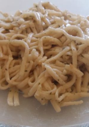Una foto de Fideos Blancos con manteca