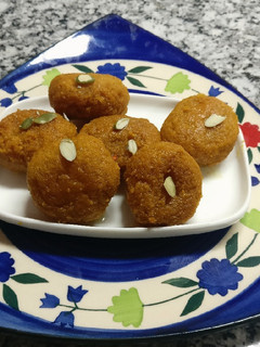 A picture of Balushahi.