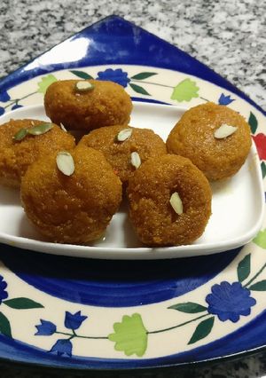 A picture of Balushahi.