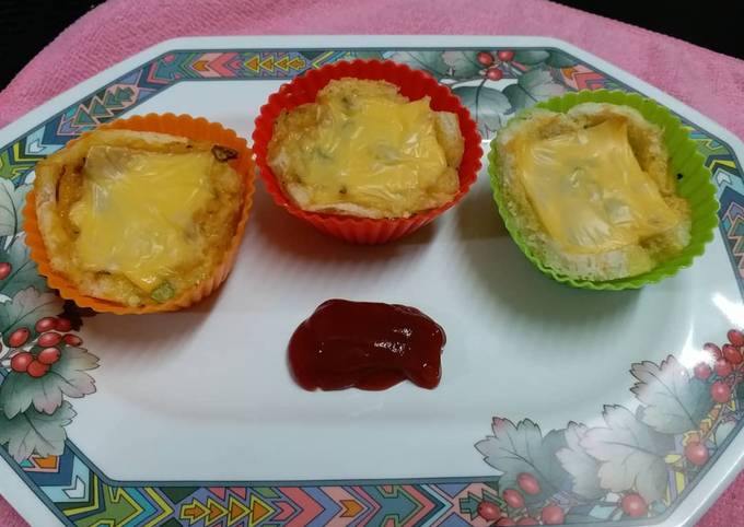 Chicken Egg Cup Pizza Recipe