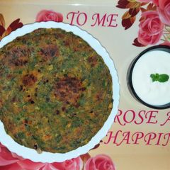 A picture of Bathua paratha.