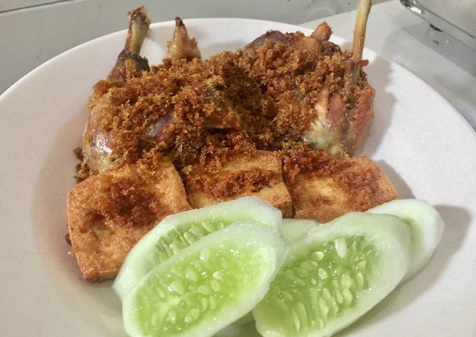 Wajib coba! Resep membuat Ayam Goreng Serundeng Kelapa  enak