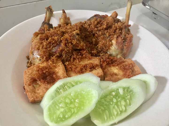 Wajib coba! Resep membuat Ayam Goreng Serundeng Kelapa  enak