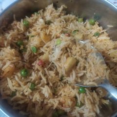 A picture of Shahi pulao.