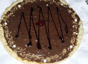 Una foto de Tarta toffi 😋😋 una gloria en tu mesa 😋