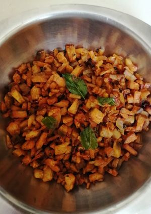 A picture of Raw banana curry.