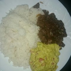 A picture of Boiled rice liver and guacamole.