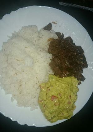 A picture of Boiled rice liver and guacamole.