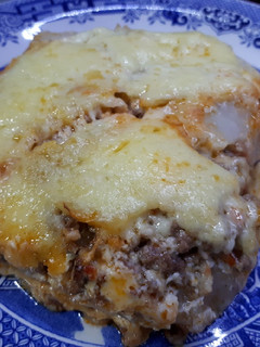 Una foto de Milhoja de papas y carne