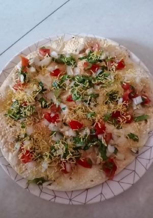 મસાલા પાપડ(masala papad Recipe in Gujarati) રેસીપી મુખ્ય ફોટો