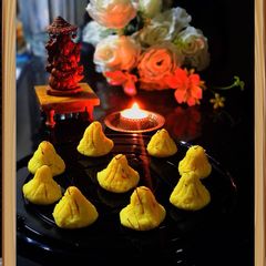A picture of Kesar Modak.