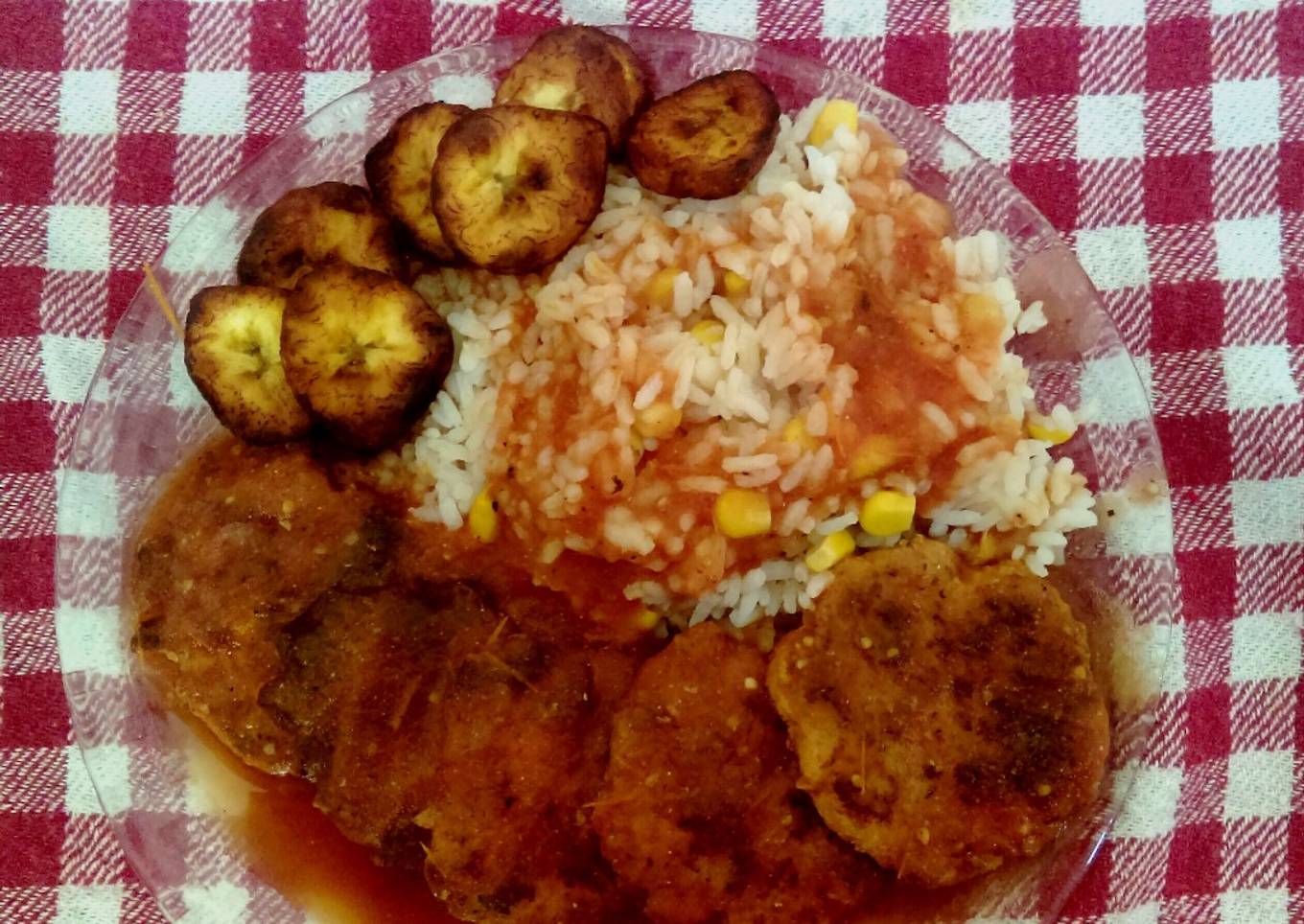 Tortitas de carne entomatadas