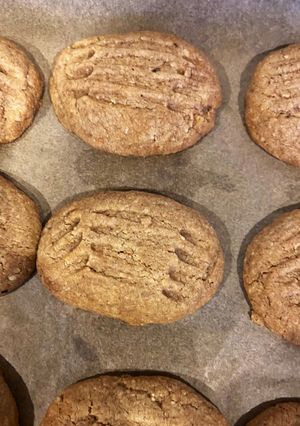 A picture of Spiced hazelnut cookies.