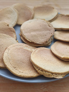 Una foto de Tortitas de plátano y avena (aptas para BLW)