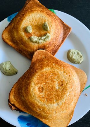 A picture of Square Shape Sandwich.