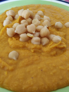 Una foto de Hummus de zanahoria