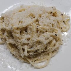 A picture of Nicoise pasta.