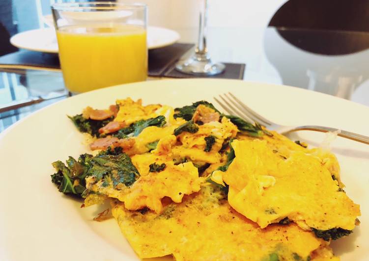 Simple Way to Prepare Quick Bacon and Kale Omelet