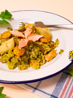 Una foto de Arroz Verde con Salmón