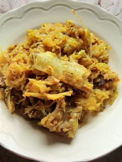 মাছের মাথা দিয়ে বাঁধাকপি (macher matha diye bandhakopi recipe in Bengali) রেসিপির প্রধান ছবি