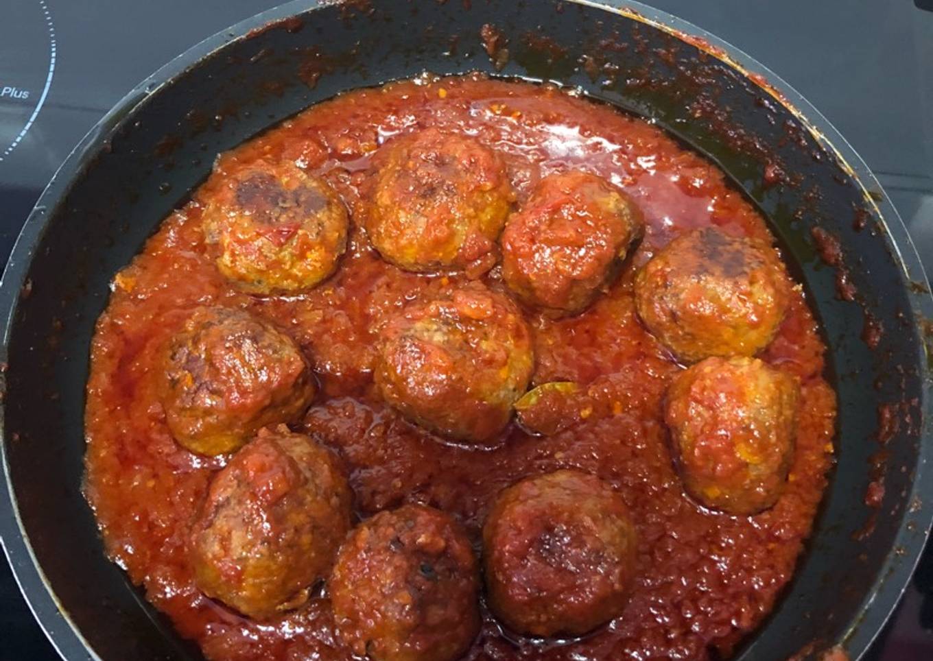 Albóndigas en salsa de tomate