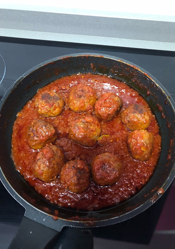 Una foto de Albóndigas en salsa de tomate