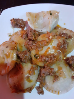 Una foto de Sorrentinos de pollo y acelga