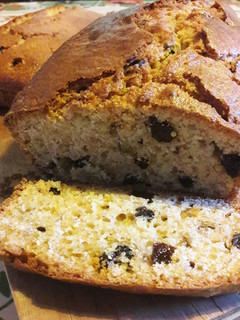 Una foto de Pan integral con nueces, manzana y pasas de uva