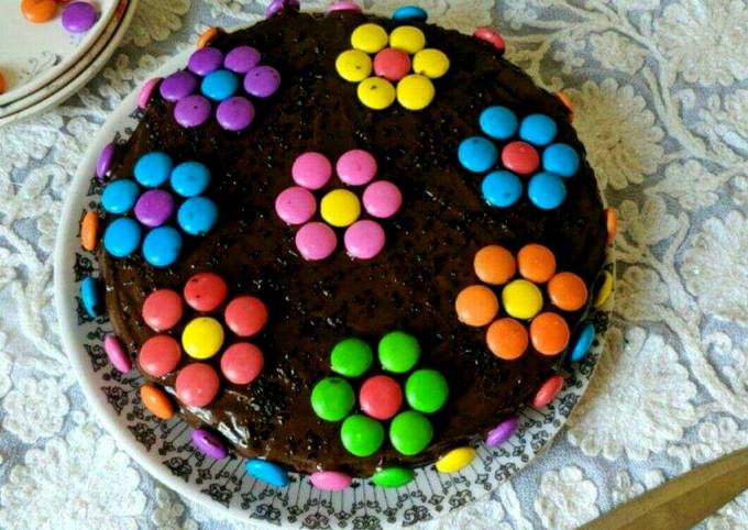 Eggless Gems Chocolate Cake Recipe By Vandana Jangid Cookpad - Cake Decoration Ideas At Home