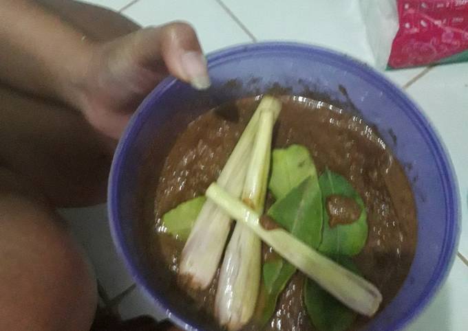 Bagaimana Menyiapkan Bumbu Rawon, Lezat Sekali