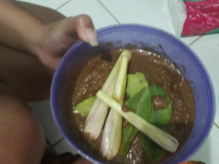 Bagaimana Menyiapkan Bumbu Rawon, Lezat Sekali