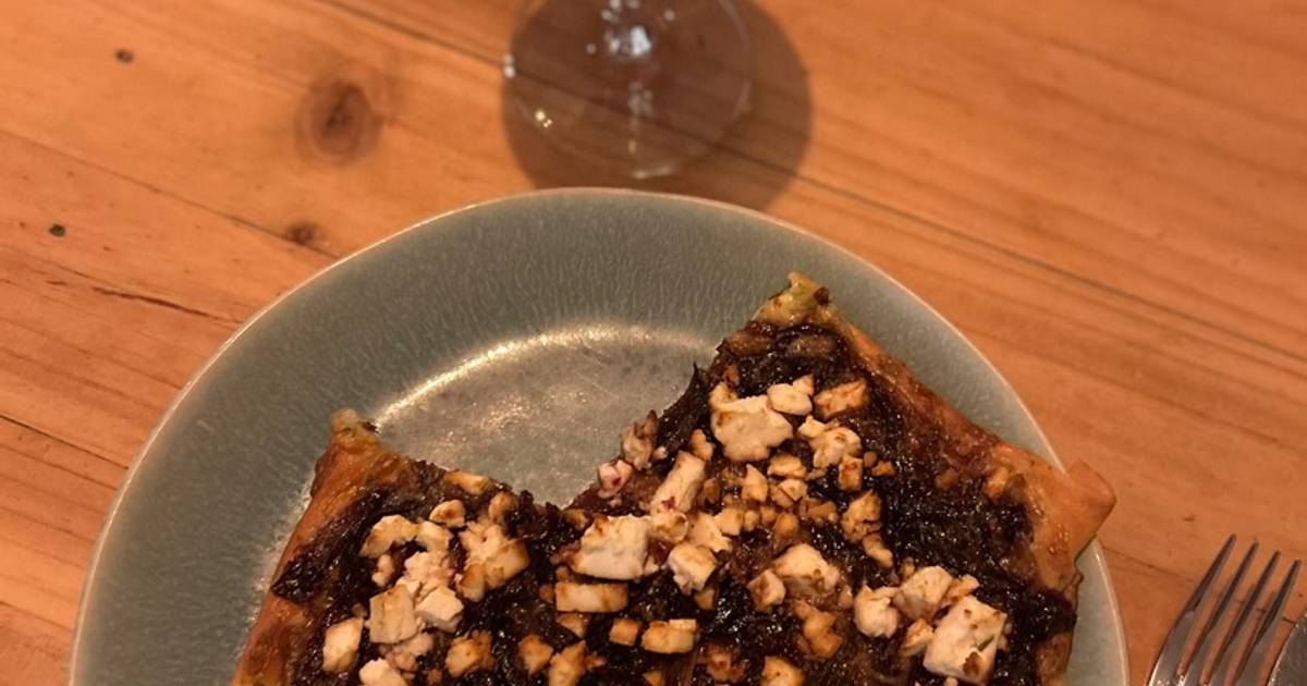 Flammkuchen mit karamellisierten Zwiebeln Rezept von luisaand - Cookpad