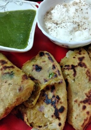 A picture of Gobi Paratha.