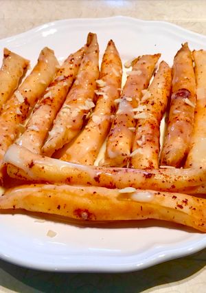 A picture of Cheese spring-rolls(Asabe zeinab).