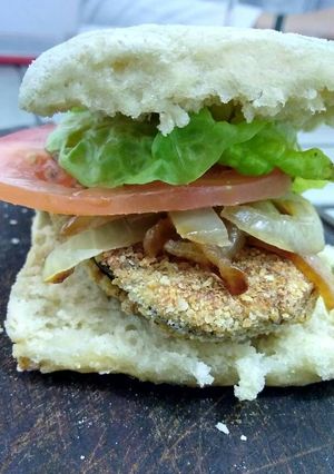 Una foto de Milanesa de Berenjena en figazza de manteca